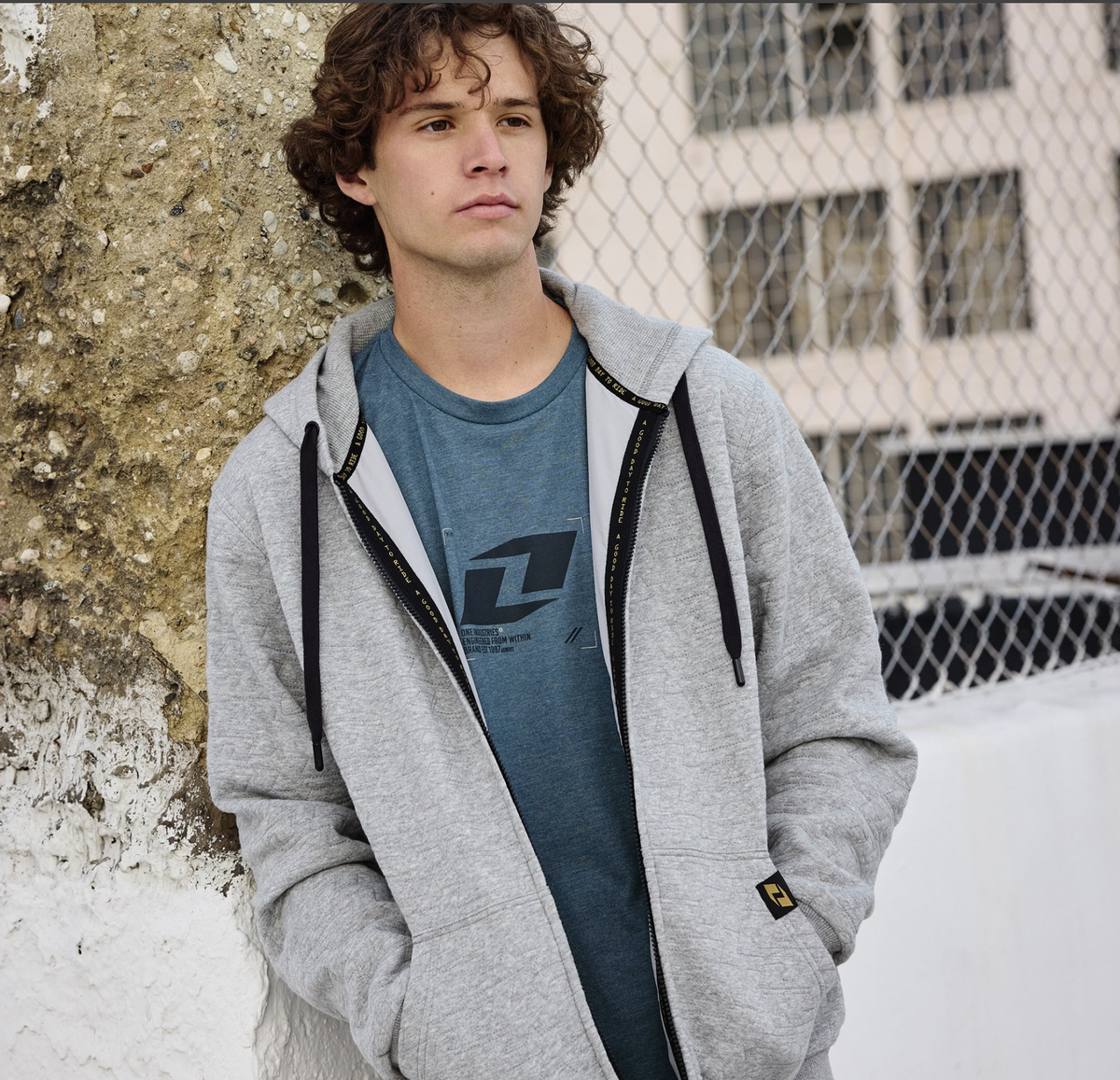 Poleron One Industries Repeat Hoodie Gris