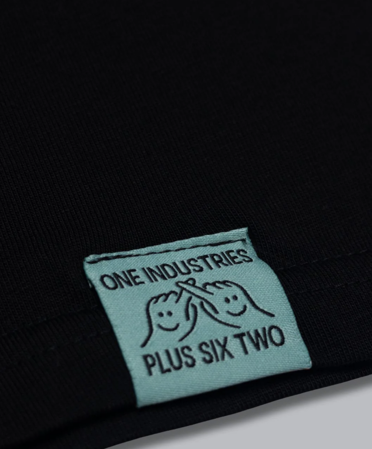 Polera One Industries Art Park Lifestyle