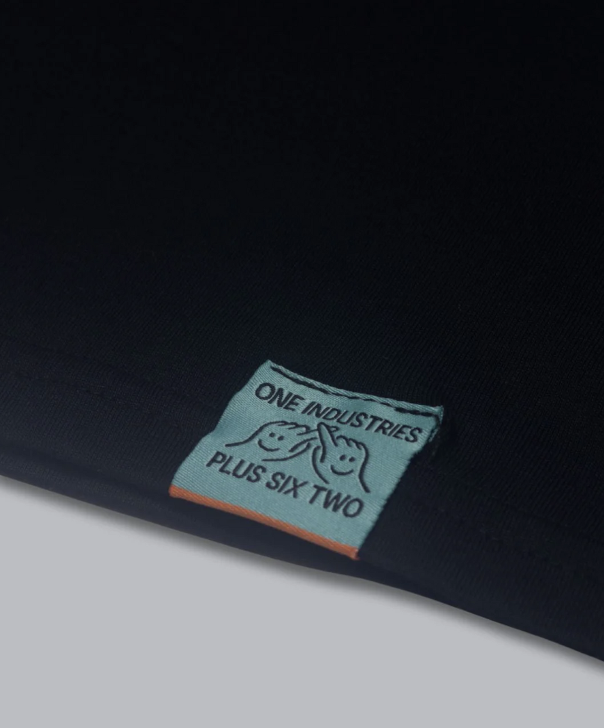 Polera One Industries Station Blk Lifestyle