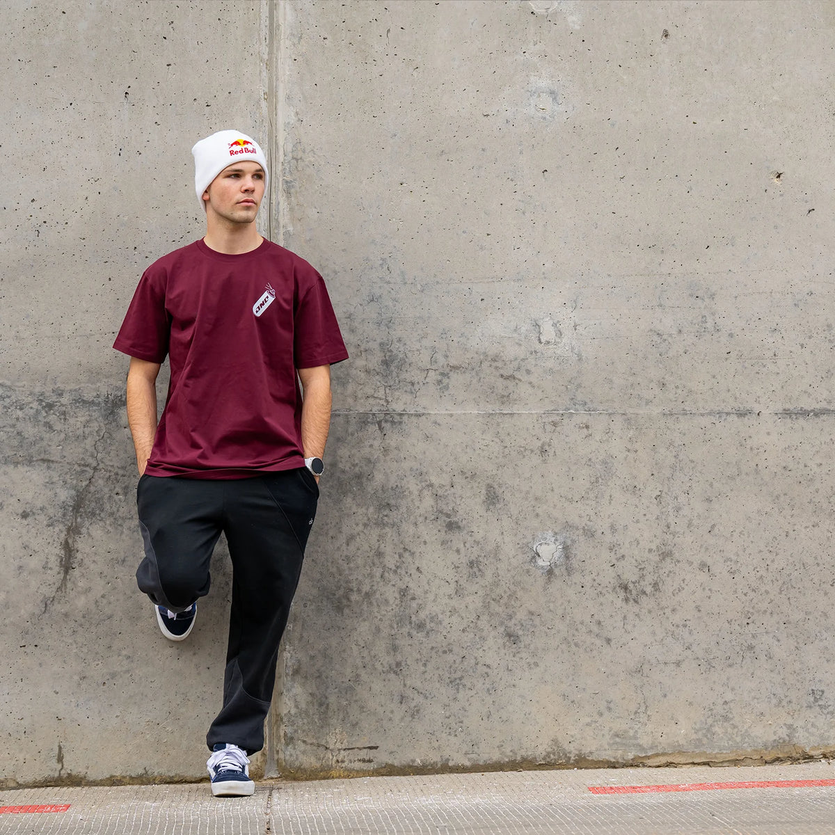 Polera One Industries Vandal Crimson Lifestyle Burdeo