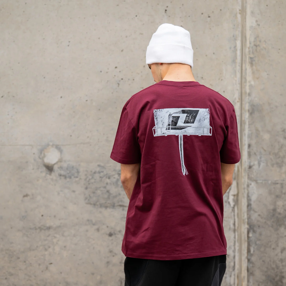 Polera One Industries Vandal Crimson Lifestyle Burdeo